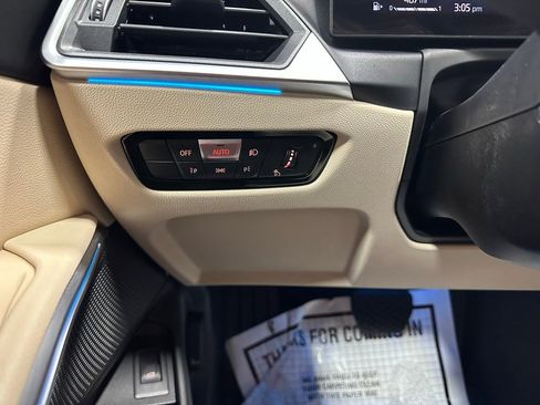 Used 2023 BMW 330i xDrive Sedan w/ Premium Package image 17