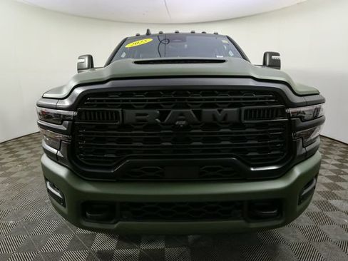 Used 2025 RAM 3500 Limited AWD/4WD image 4