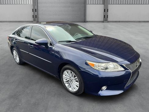 Used 2014 Lexus ES 350 w/ Luxury Package FWD image 30