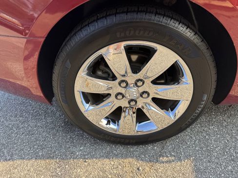 Used 2011 Buick LaCrosse CXS image 10