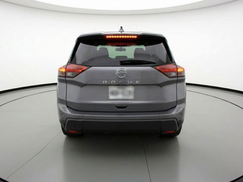 Used 2025 Nissan Rogue SV image 7