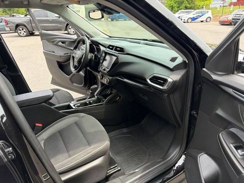 Used 2023 Chevrolet TrailBlazer LT w/ Convenience Package AWD/4WD image 19