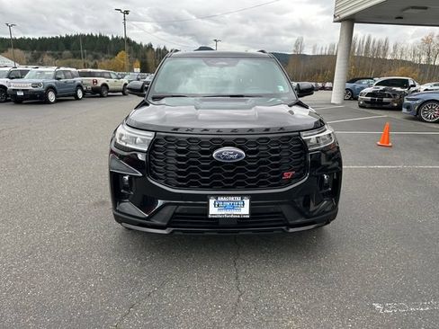 Used 2025 Ford Explorer ST AWD/4WD image 8
