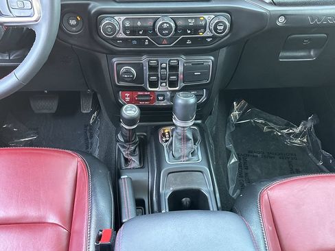Used 2023 Jeep Wrangler Unlimited Rubicon 4xe AWD/4WD image 22