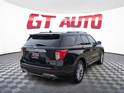 Used 2023 Ford Explorer Limited AWD/4WD image 4