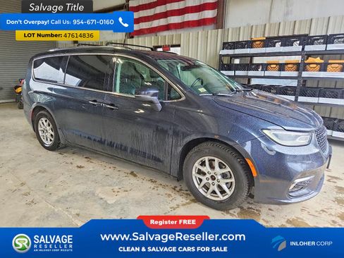 Used 2021 Chrysler Pacifica Touring-L FWD image 5