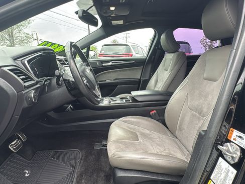 Used 2018 Ford Fusion Sport w/ Equipment Group 401A AWD/4WD image 9