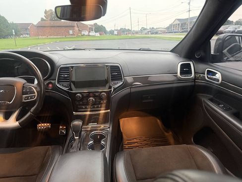 Used 2019 Jeep Grand Cherokee SRT AWD/4WD image 28