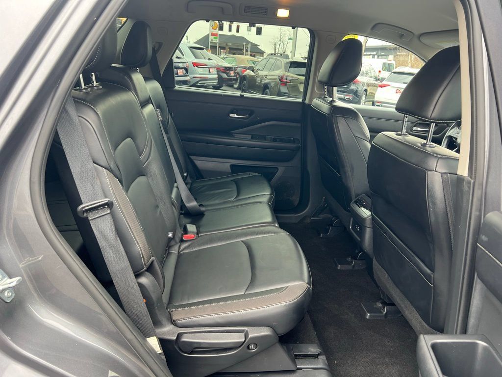 Used 2023 Nissan Pathfinder SL w/ Cargo Package AWD/4WD image 24