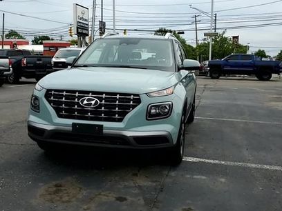 Used 2025 Hyundai Venue SEL