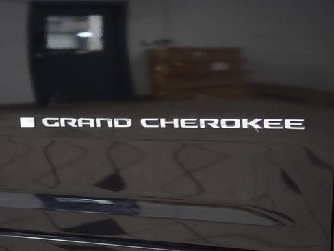Used 2021 Jeep Grand Cherokee L Overland w/ Luxury Tech Group IV AWD/4WD image 13