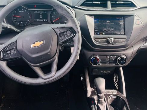 Used 2023 Chevrolet TrailBlazer LS image 9