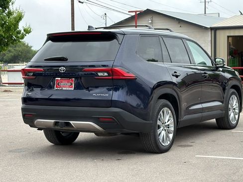 Used 2024 Toyota Grand Highlander Platinum image 6
