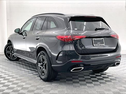 Used 2025 Mercedes-Benz GLC 300 4MATIC w/ AMG Line image 10