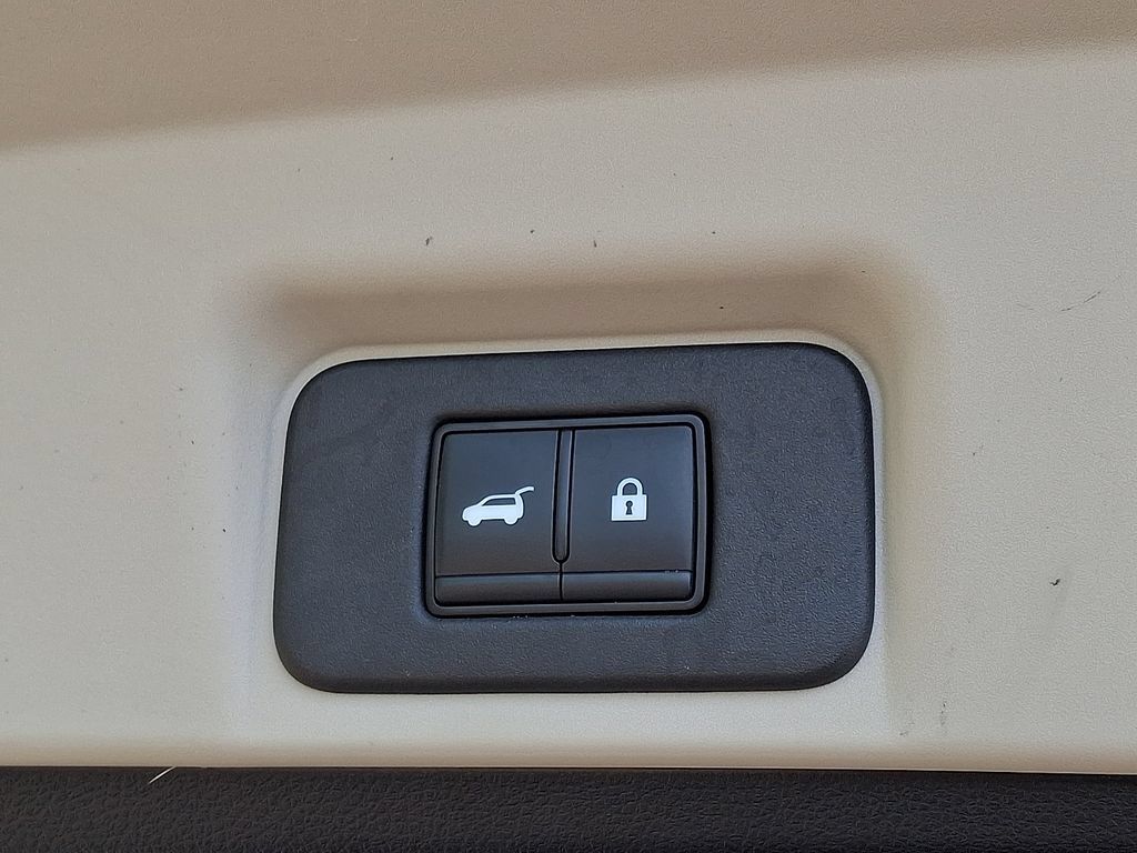 Used 2023 Nissan Ariya FWD image 29