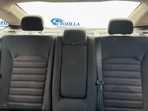 Used 2017 Ford Fusion SE w/ Fusion SE Technology Package FWD image 10