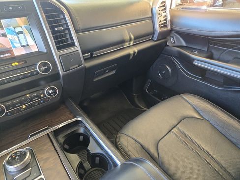 Used 2020 Ford Expedition Platinum image 30