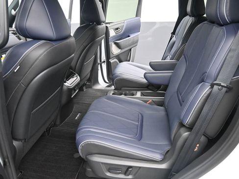 New 2026 INFINITI QX80 4WD image 12