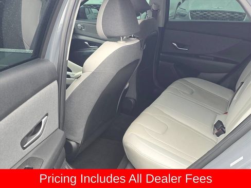 Used 2022 Hyundai Elantra Limited FWD image 8