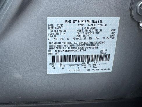 Used 2023 Ford Explorer XLT w/ Equipment Group 202A AWD/4WD image 27