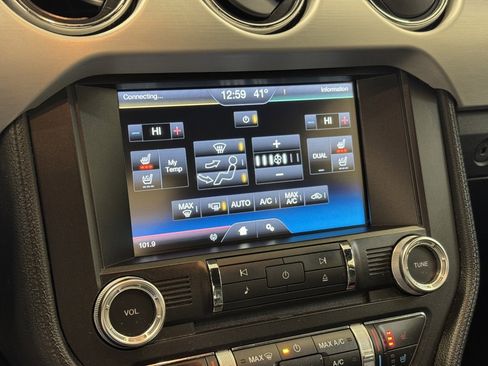 Used 2015 Ford Mustang Premium image 35
