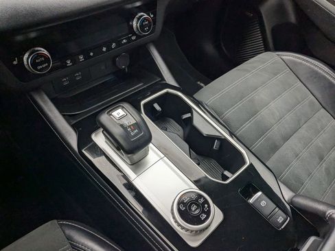 Used 2025 Mitsubishi Outlander SE image 24