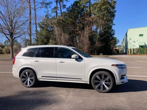 New 2025 Volvo XC90 T8 Core w/ Climate Package image 2