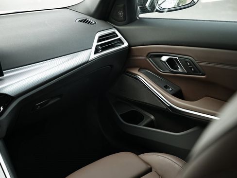 New 2026 BMW 330i Sedan w/ M Sport Package image 28