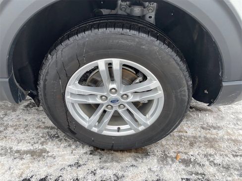 Used 2023 Ford Explorer XLT w/ Equipment Group 202A image 11