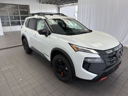 New 2026 Nissan Rogue SV AWD/4WD image 3