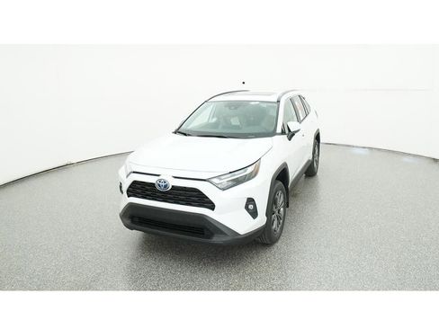 Used 2024 Toyota RAV4 XLE Premium w/ Weather Package AWD/4WD image 20