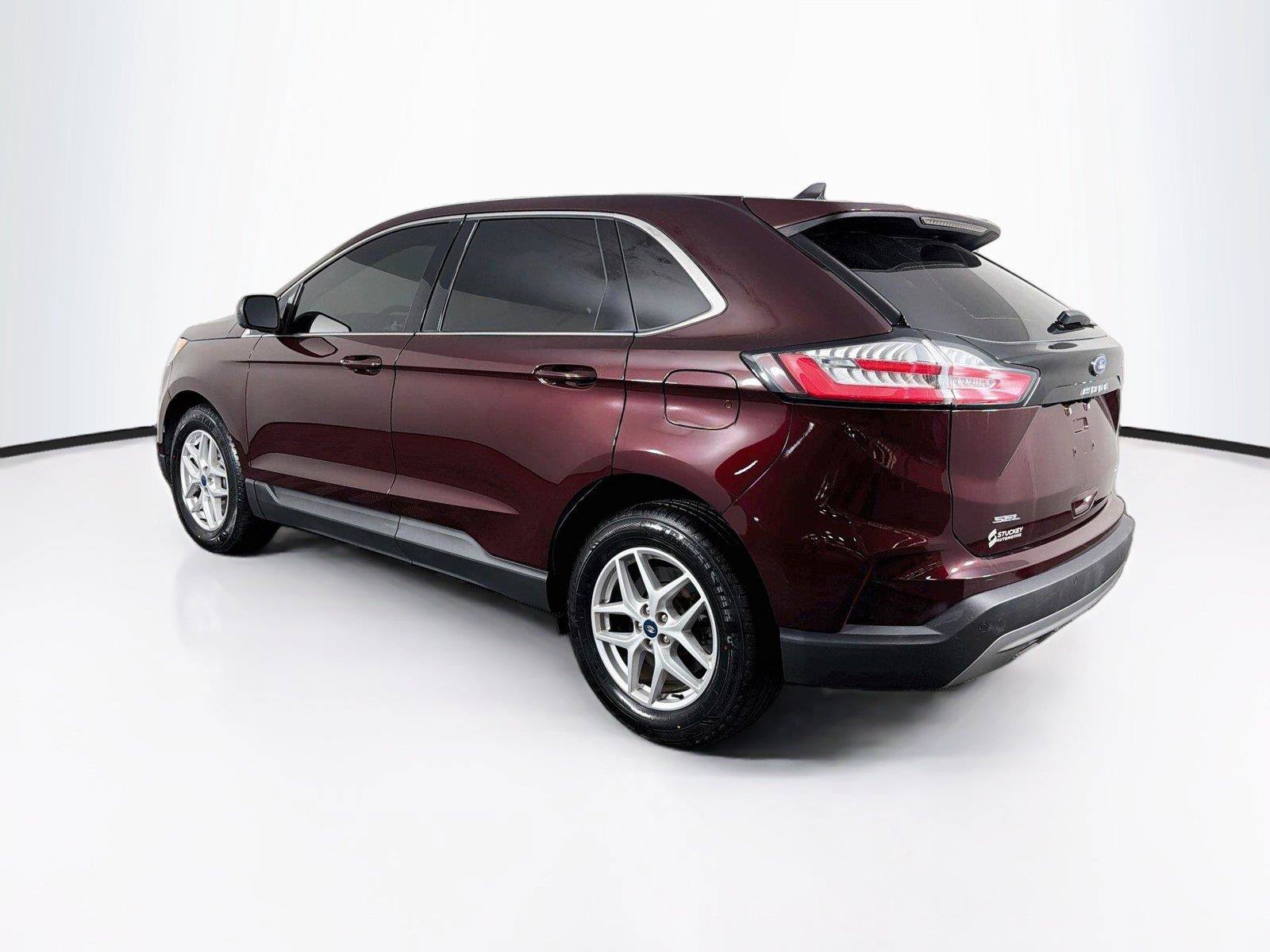 Used 2021 Ford Edge SEL w/ Convenience Package AWD/4WD image 9