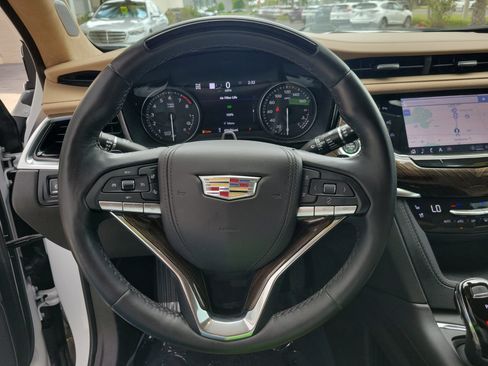 Used 2023 Cadillac XT6 Premium Luxury w/ Platinum Package AWD/4WD image 29