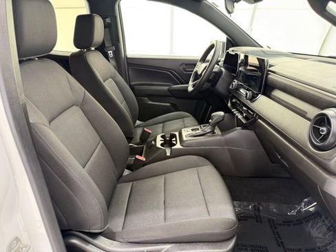 Used 2024 Chevrolet Colorado W/T image 18