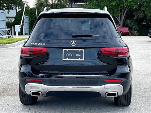 Used 2022 Mercedes-Benz GLB 250 image 6