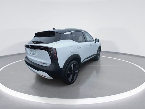 New 2025 Nissan Kicks SR image 8