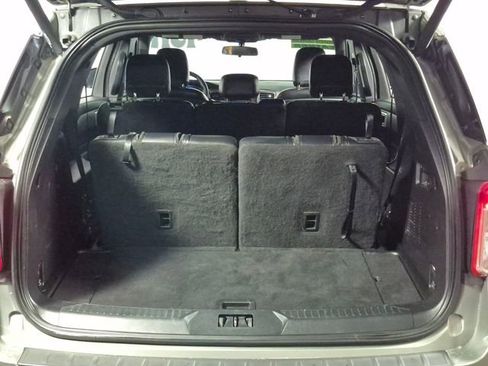 Used 2020 Ford Explorer XLT w/ Equipment Group 202A image 25