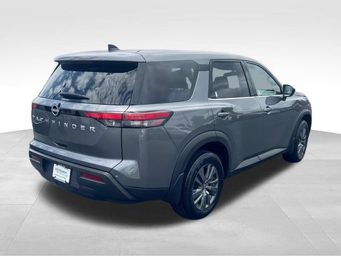 Used 2023 Nissan Pathfinder S FWD image 8