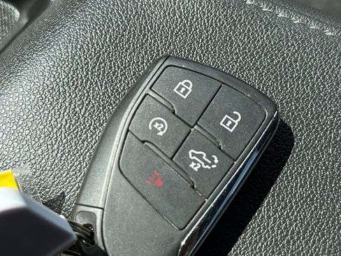 Certified 2025 Chevrolet Silverado 1500 LT AWD/4WD image 36