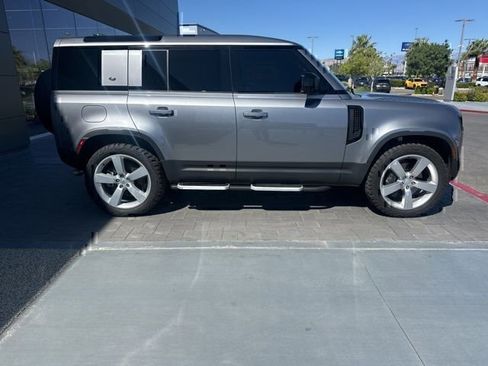Used 2024 Land Rover Defender 110 SE AWD/4WD image 4