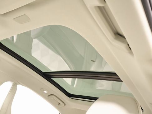 Used 2024 Volvo S90 T8 Ultimate w/ Lounge Package image 15