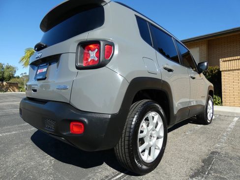 Used 2022 Jeep Renegade Latitude image 8
