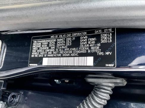 Used 2017 Volvo XC60 T5 Inscription w/ Preferred Option Package image 32