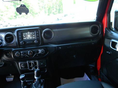 Used 2018 Jeep Wrangler Unlimited Sport S AWD/4WD image 18
