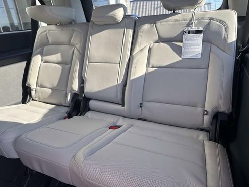 New 2026 Lincoln Navigator L Reserve AWD/4WD image 16