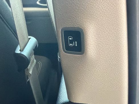 Used 2023 Chrysler Voyager LX FWD image 34