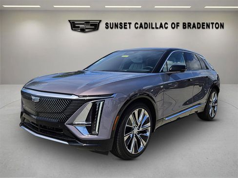 New 2025 Cadillac Lyriq Luxury image 3