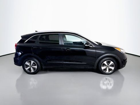 Used 2017 Kia Niro EX image 11