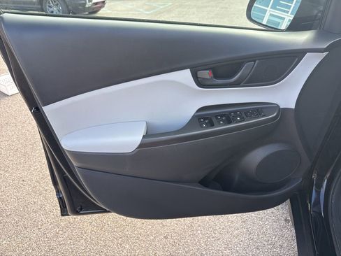 Used 2022 Hyundai Kona SEL image 9