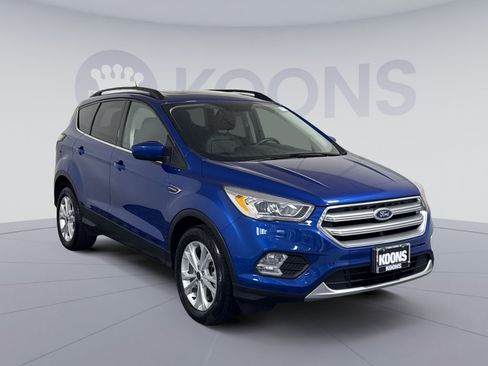 Used 2017 Ford Escape SE w/ SE Leather Comfort Package AWD/4WD image 10
